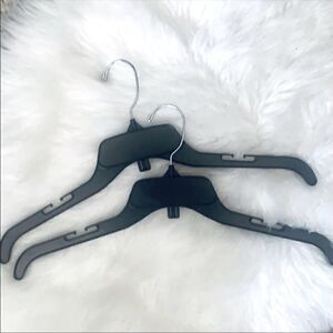 25 Black 17” Plastic Hangers BUNDLE 25